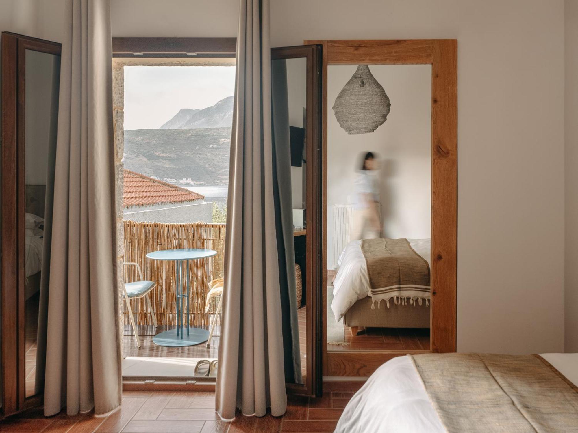 Kourmas Suites Liménion Екстериор снимка