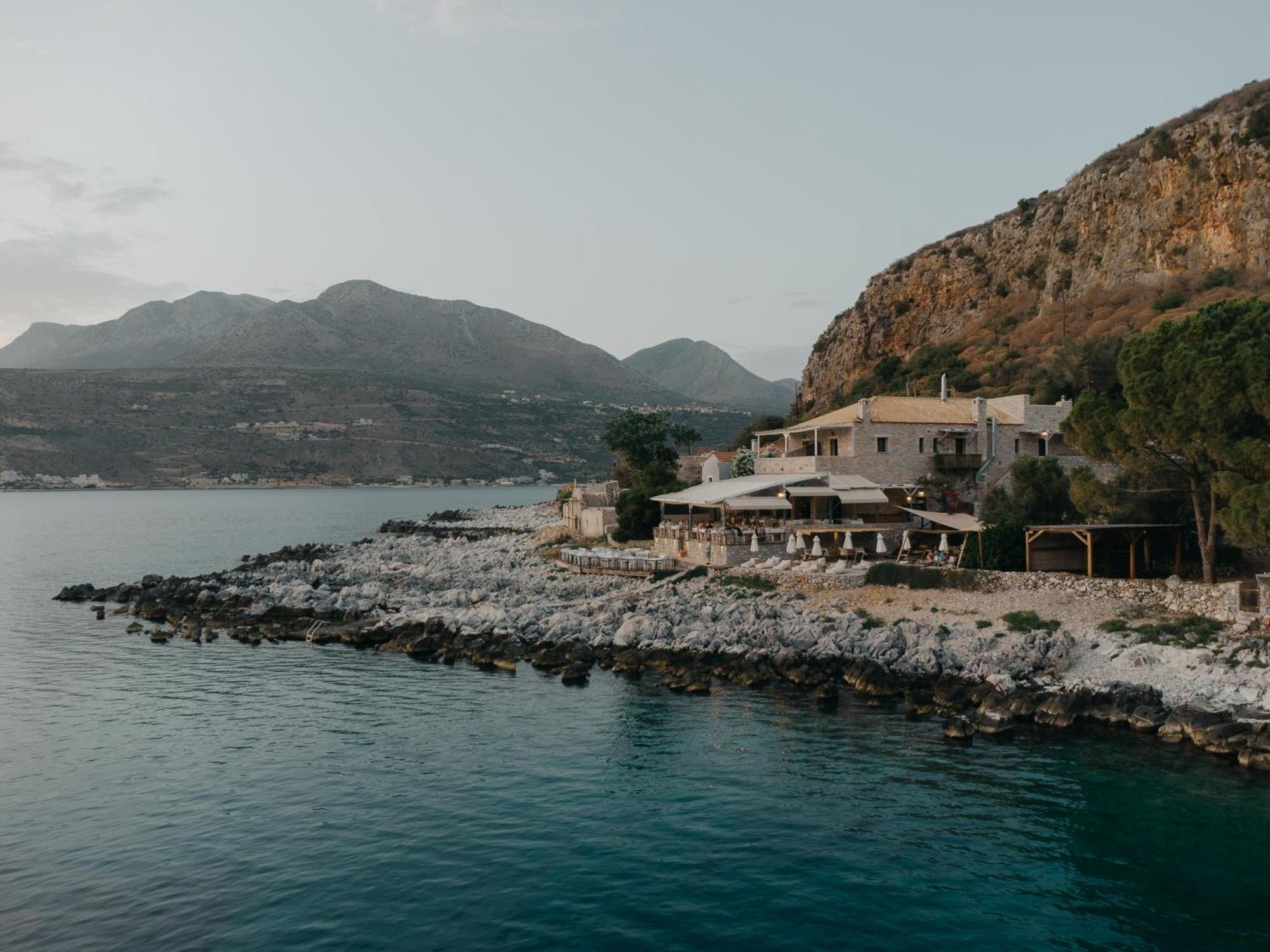 Kourmas Suites Liménion Екстериор снимка