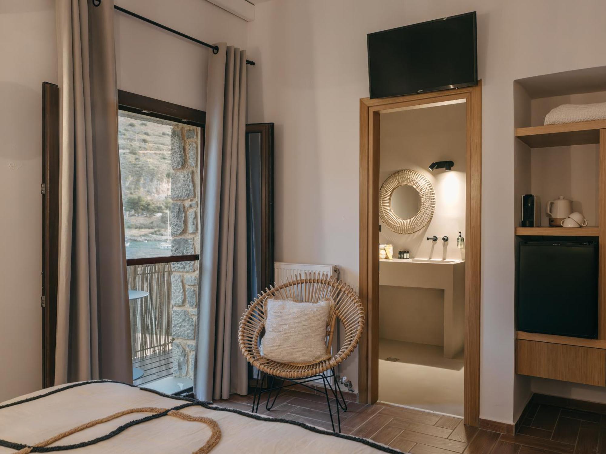 Kourmas Suites Liménion Екстериор снимка